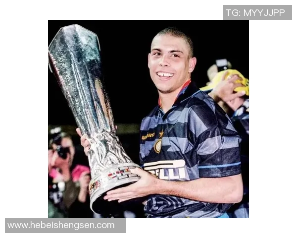 世界杯足球巨星头像集合 揭开球场传奇背后的精彩瞬间