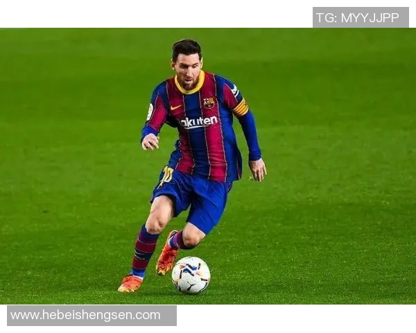 高清足球球星竖屏图片素材精选完美展示运动员风采与赛场激情